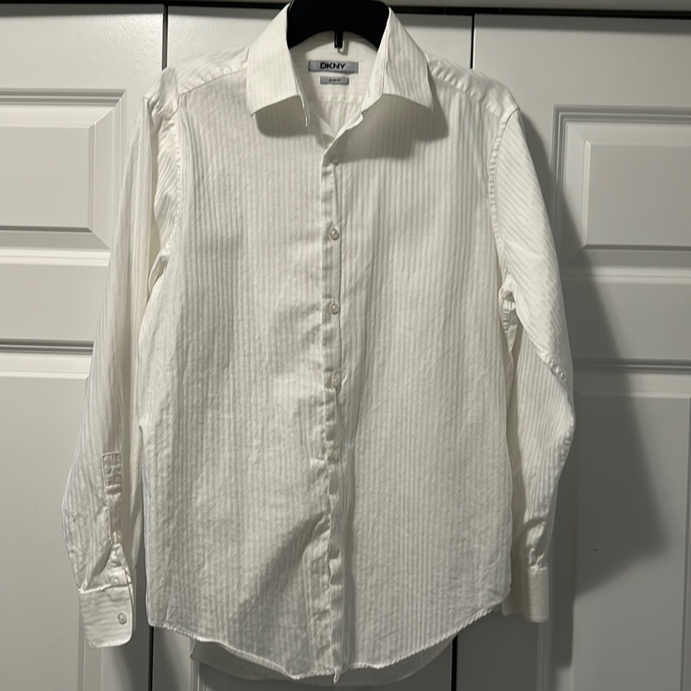 Dkny slim fit dress shirt size 15” 32/33